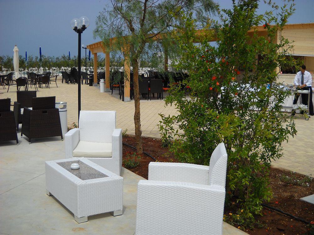 Torre Guaceto Resort Carovigno Buitenkant foto