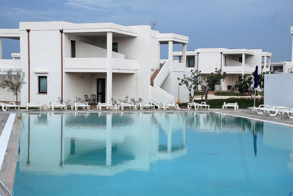 Torre Guaceto Resort Carovigno Buitenkant foto