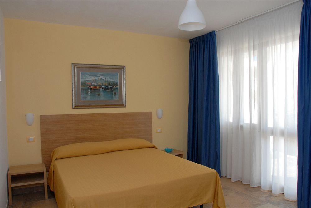 Torre Guaceto Resort Carovigno Buitenkant foto