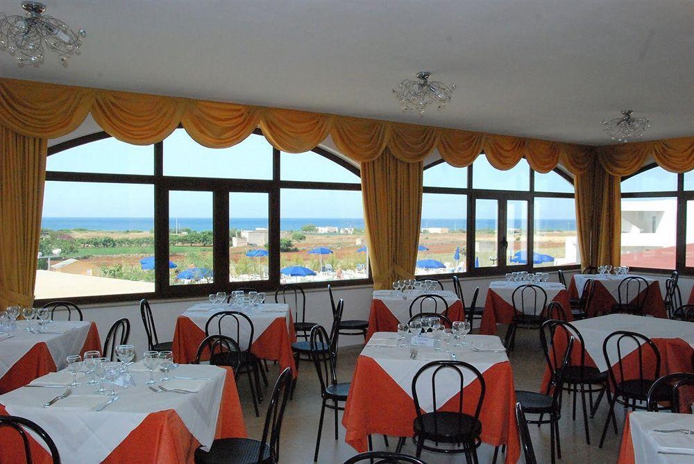 Torre Guaceto Resort Carovigno Buitenkant foto