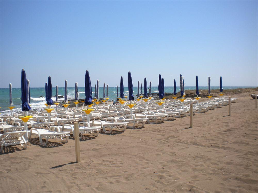 Torre Guaceto Resort Carovigno Buitenkant foto