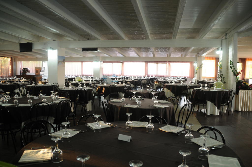 Torre Guaceto Resort Carovigno Buitenkant foto