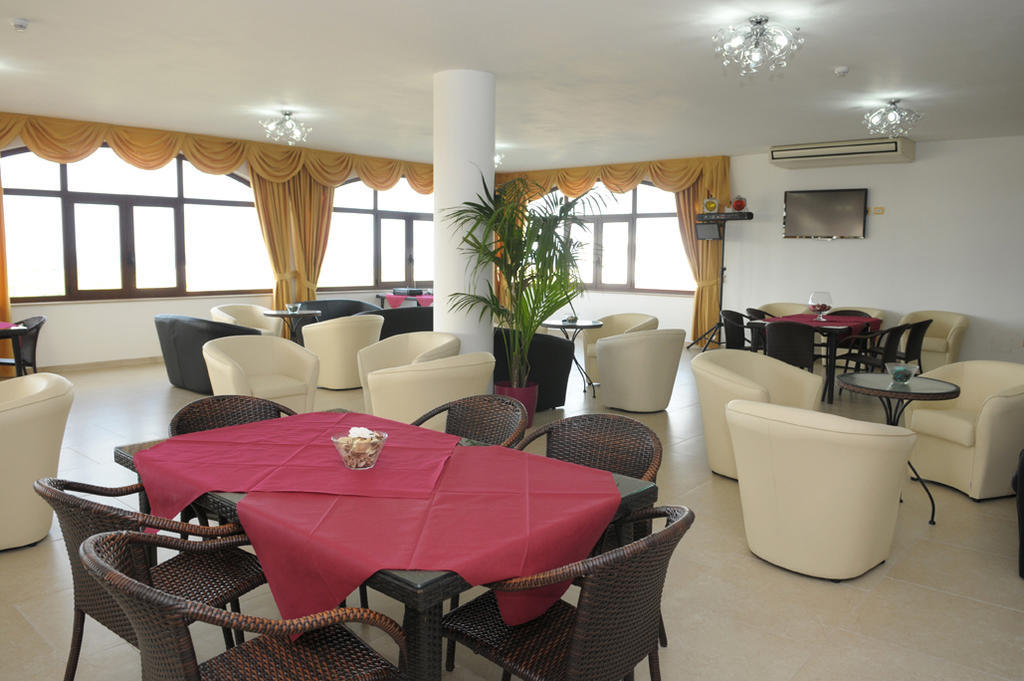 Torre Guaceto Resort Carovigno Buitenkant foto
